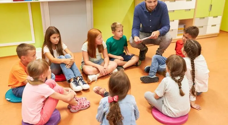 Ile lat powinno mieć dziecko, aby samodzielnie decydować o miejscu zamieszkania? Fakty, które warto znać